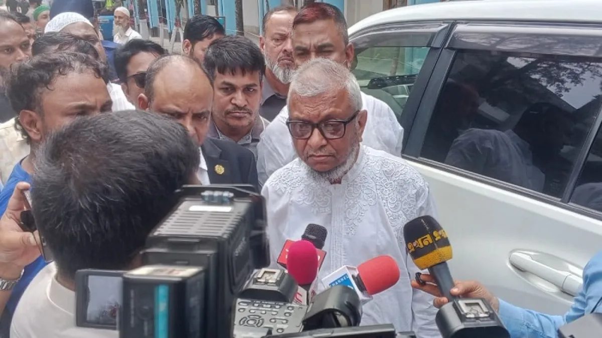 মধ্যপ্রাচ্য যুদ্ধের প্রভাব রেমিট্যান্সে পড়ার শঙ্কা প্রবাসীকল্যাণ মন্ত্রীর